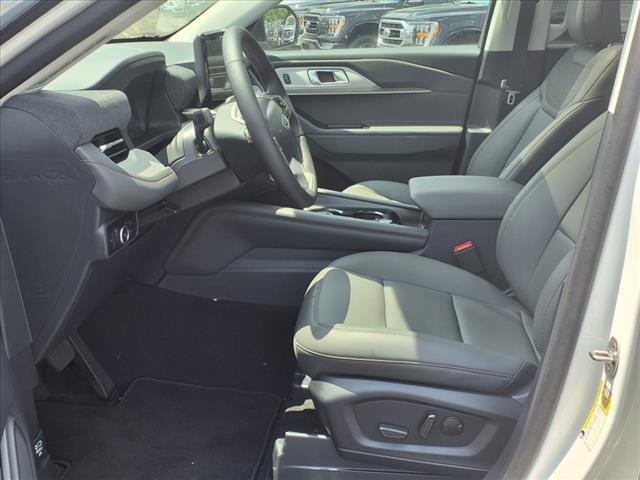 new 2025 Ford Explorer car
