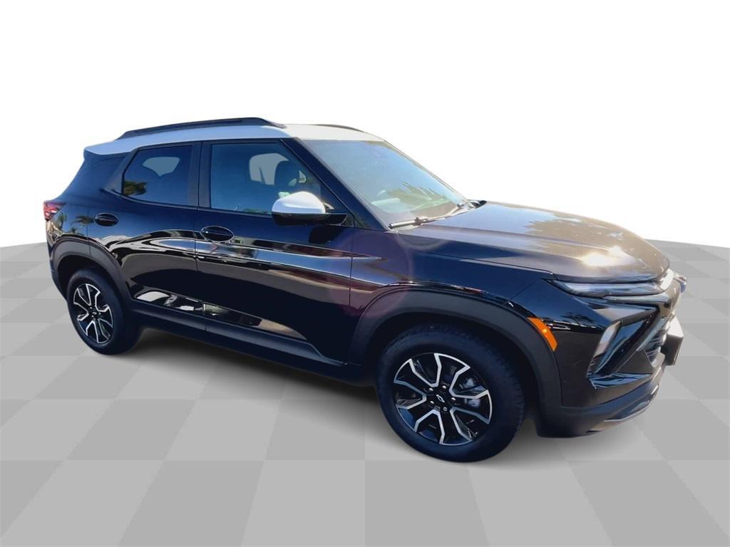 new 2025 Chevrolet TrailBlazer car, priced at $27,900