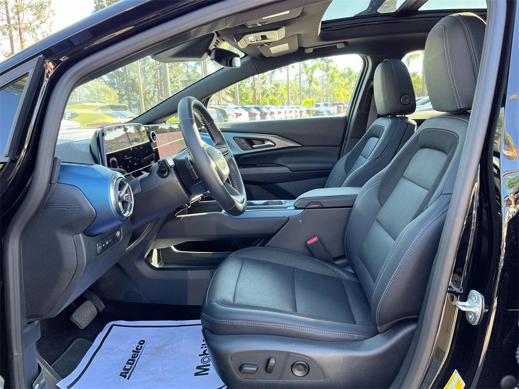 used 2025 Chevrolet Equinox EV car, priced at $39,900