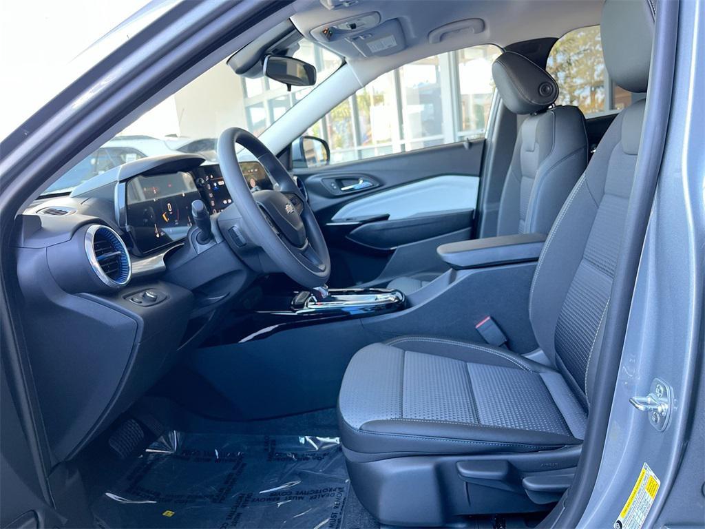 new 2025 Chevrolet Trax car, priced at $22,149