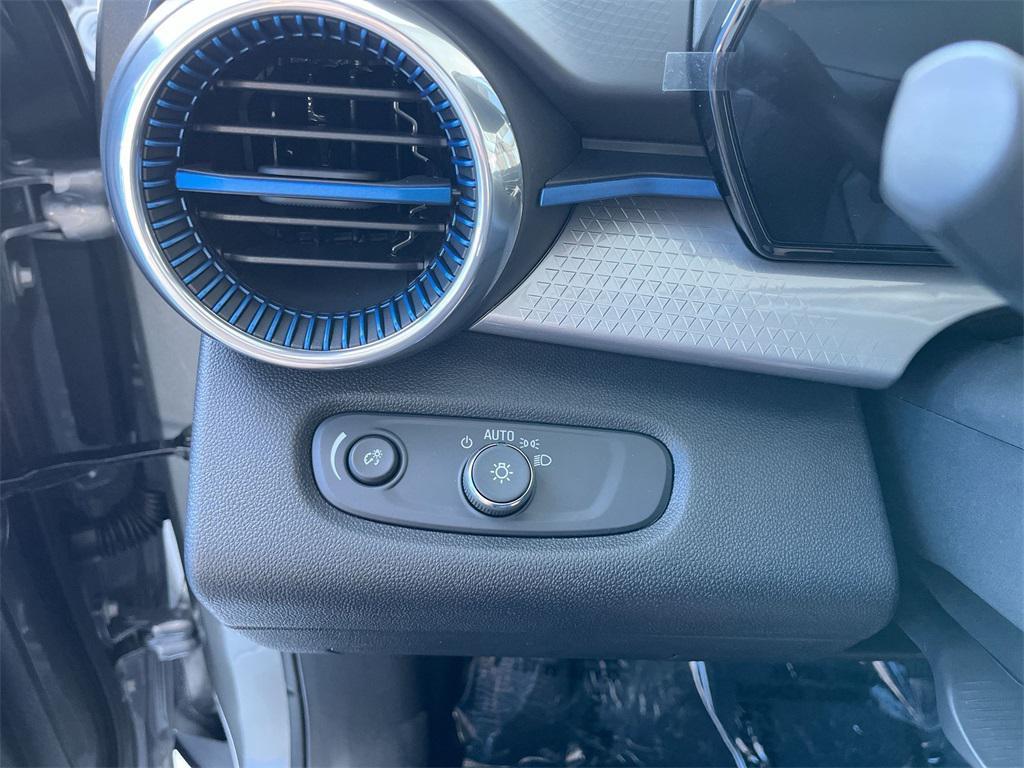 new 2025 Chevrolet Trax car, priced at $22,149