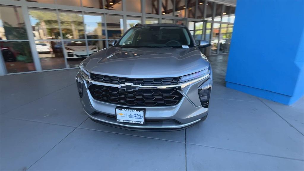 new 2025 Chevrolet Trax car, priced at $22,149