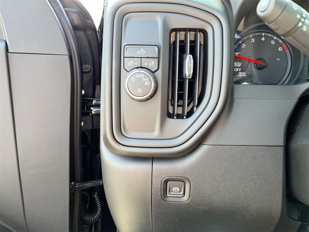 new 2025 Chevrolet Silverado 1500 car, priced at $39,778