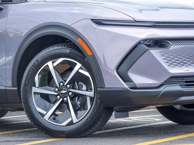 new 2025 Chevrolet Equinox EV car, priced at $34,422
