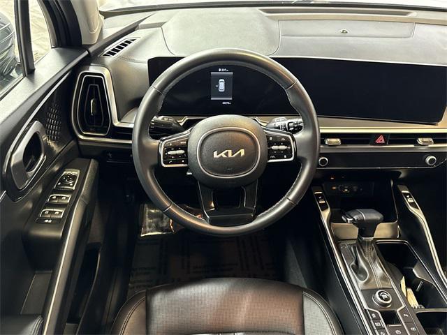 used 2024 Kia Sorento car, priced at $28,400