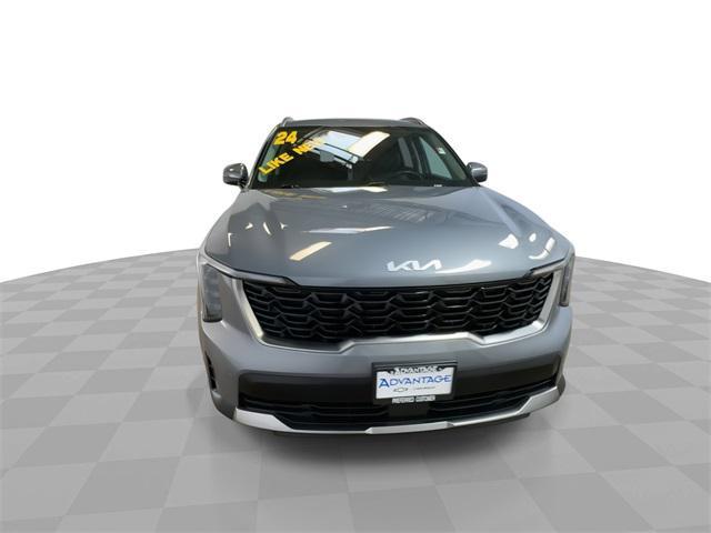 used 2024 Kia Sorento car, priced at $28,400