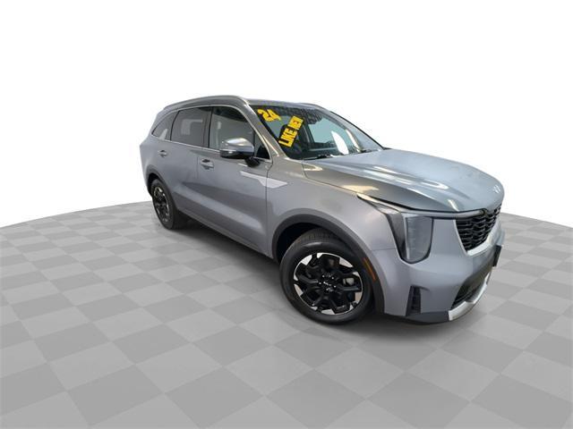 used 2024 Kia Sorento car, priced at $28,400