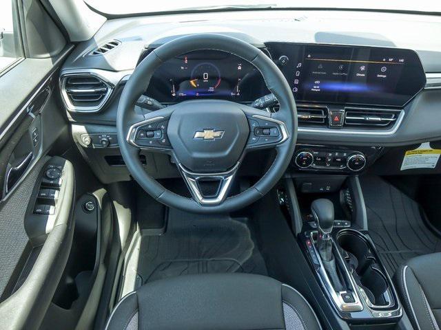new 2025 Chevrolet TrailBlazer car, priced at $27,002