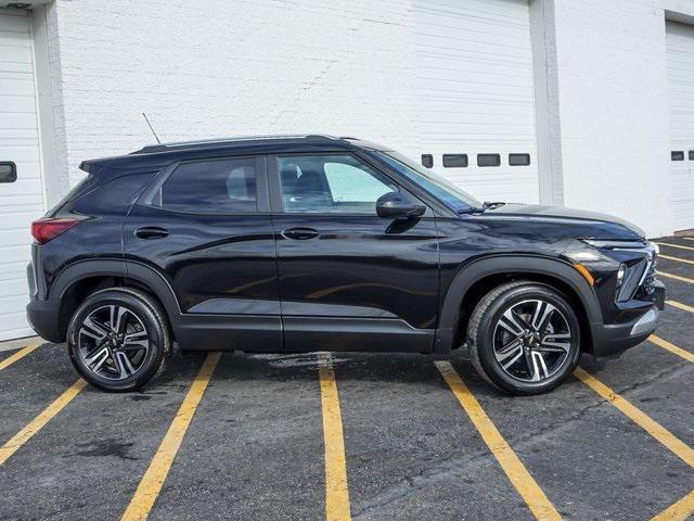 new 2025 Chevrolet TrailBlazer car, priced at $28,343