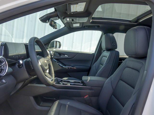 new 2026 Chevrolet Equinox car, priced at $31,860