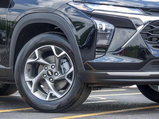 new 2025 Chevrolet Trax car, priced at $24,205
