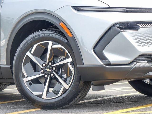 new 2025 Chevrolet Equinox EV car, priced at $34,372