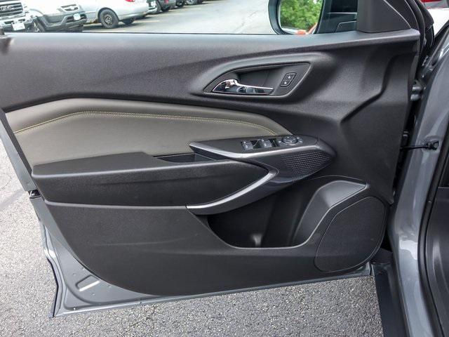 new 2025 Chevrolet Trax car, priced at $24,920