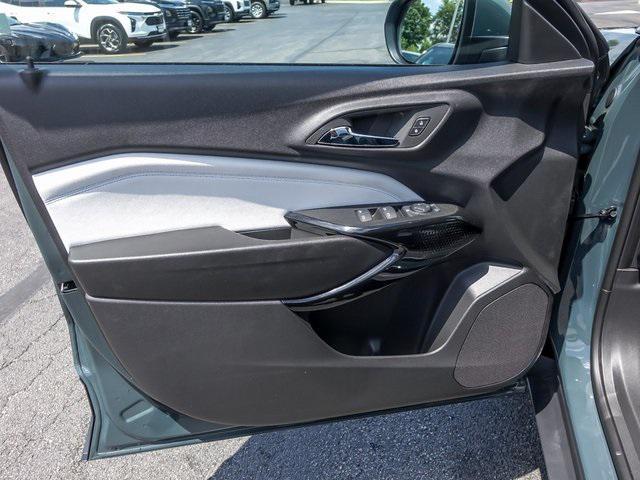 new 2025 Chevrolet Trax car, priced at $24,205