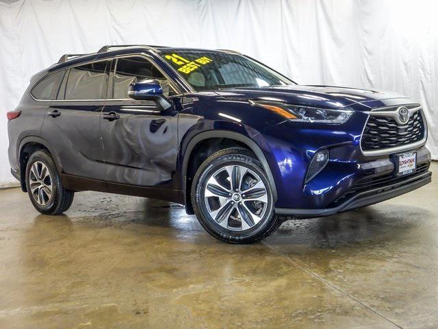 used 2021 Toyota Highlander car, priced at $32,972