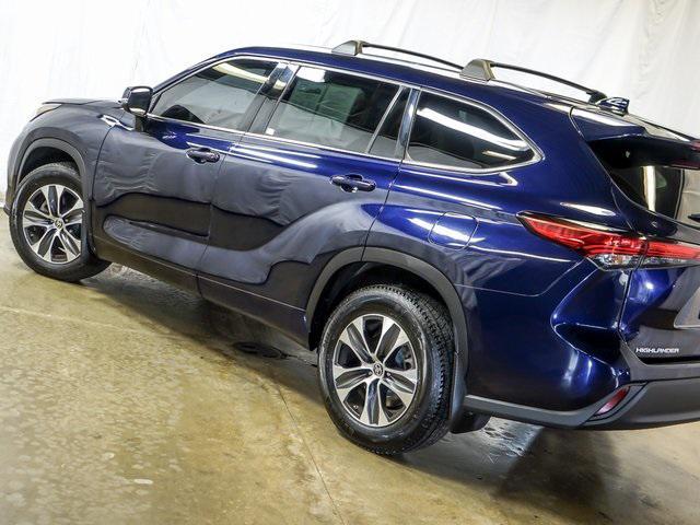 used 2021 Toyota Highlander car, priced at $32,972