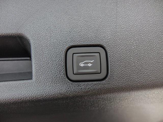 new 2025 Chevrolet Traverse car, priced at $43,348