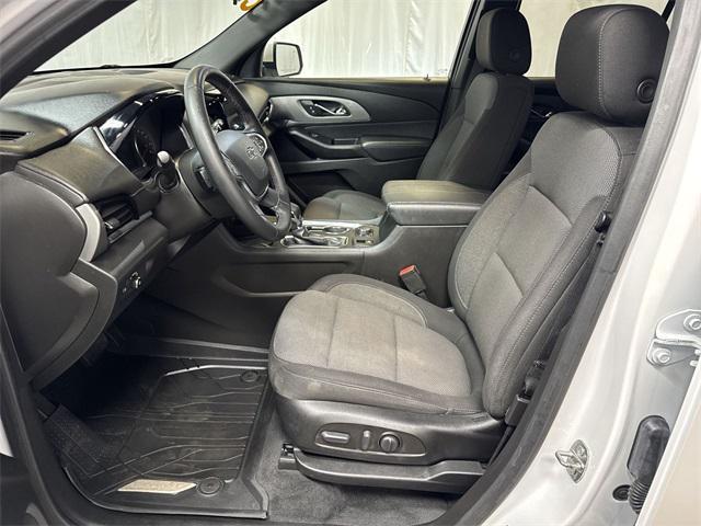 used 2023 Chevrolet Traverse car, priced at $30,732