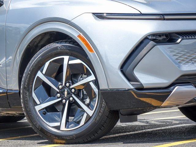 new 2025 Chevrolet Equinox EV car, priced at $40,622