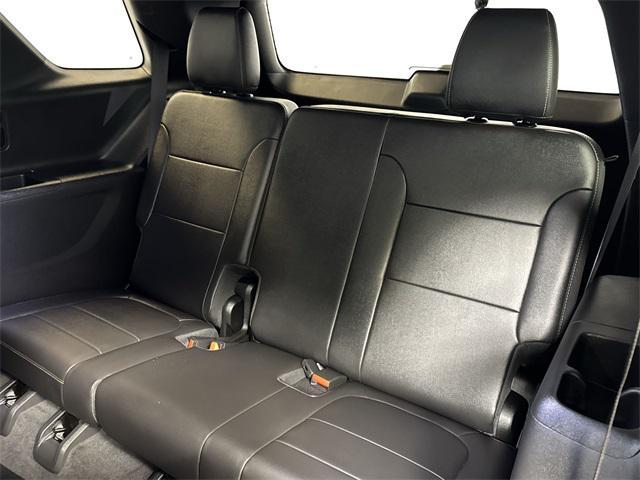 used 2023 Chevrolet Traverse car, priced at $28,972