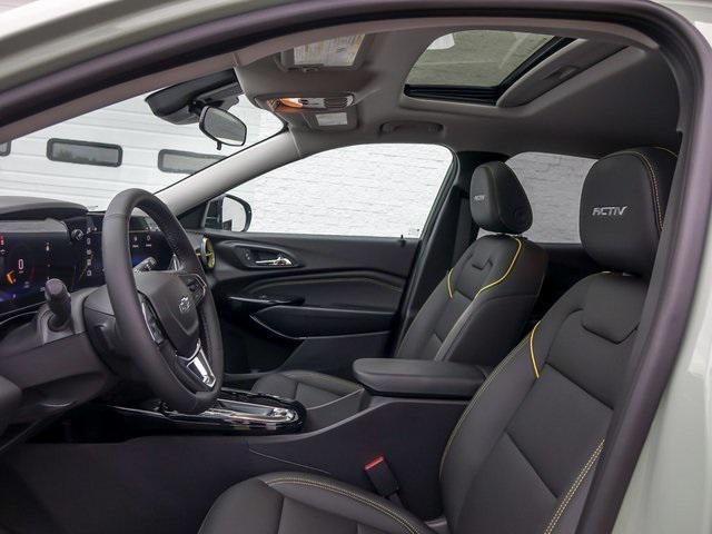 new 2025 Chevrolet Trax car, priced at $27,015