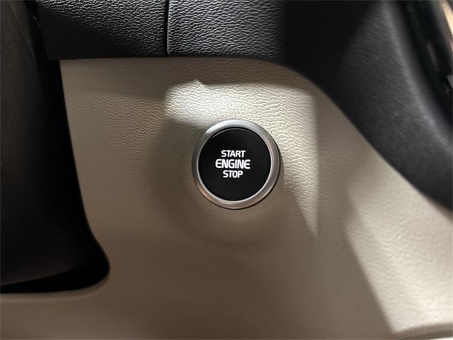 used 2020 Volvo XC40 car, priced at $21,300