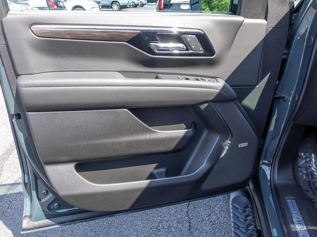 new 2025 Chevrolet Tahoe car, priced at $71,614