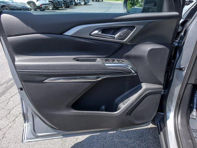 new 2025 Chevrolet Traverse car, priced at $43,709