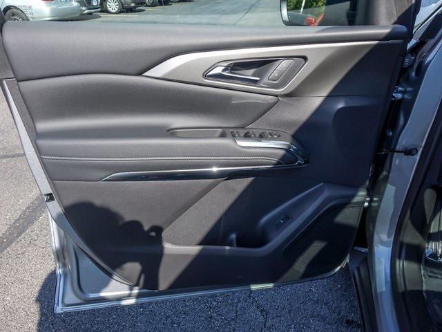 new 2026 Chevrolet Traverse car, priced at $43,960