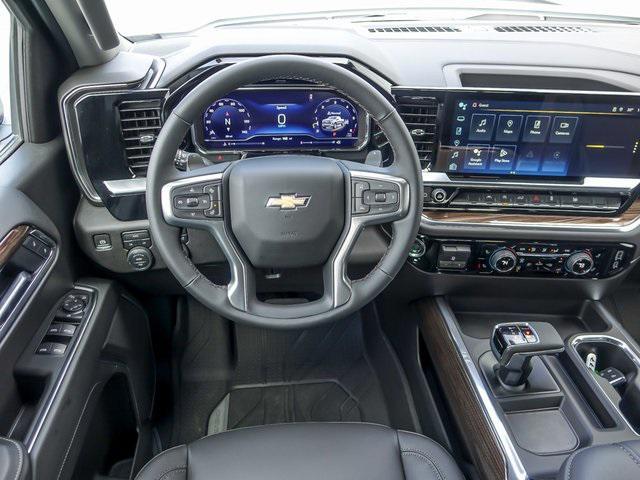 new 2025 Chevrolet Silverado 1500 car, priced at $2,496,200