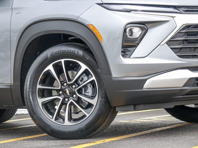 new 2025 Chevrolet TrailBlazer car, priced at $27,002