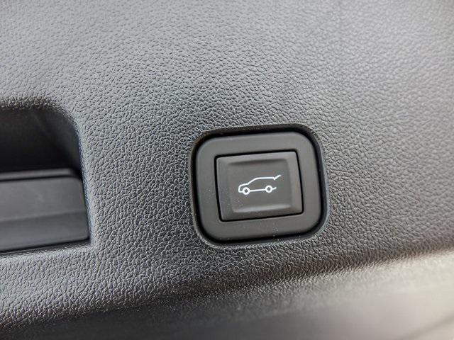 new 2025 Chevrolet Traverse car, priced at $41,424