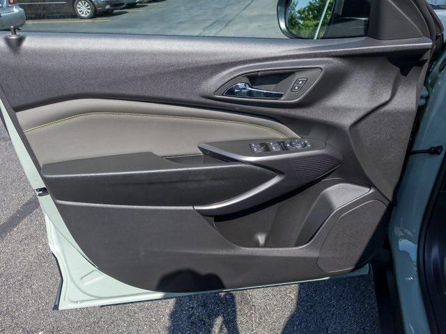 new 2025 Chevrolet Trax car, priced at $26,564