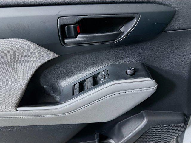 used 2022 Toyota Highlander car, priced at $27,997