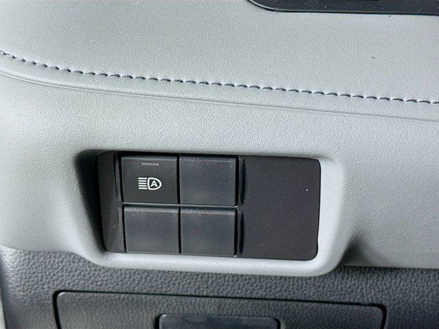 used 2022 Toyota Highlander car, priced at $27,997