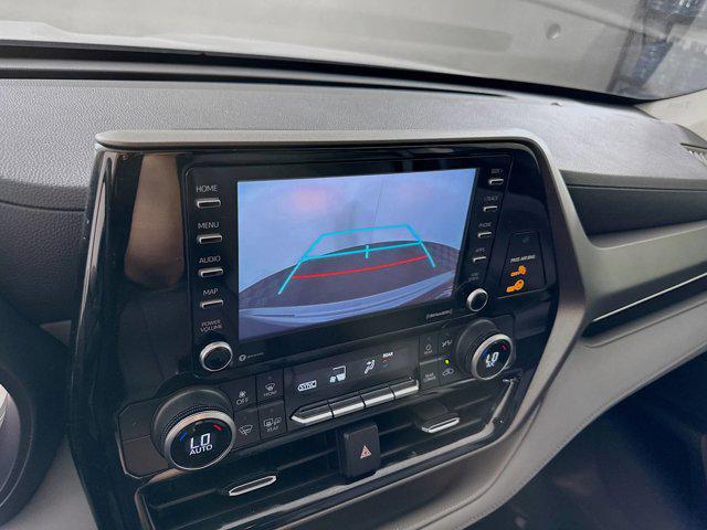 used 2022 Toyota Highlander car, priced at $27,997