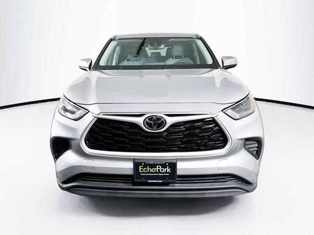 used 2022 Toyota Highlander car, priced at $27,997