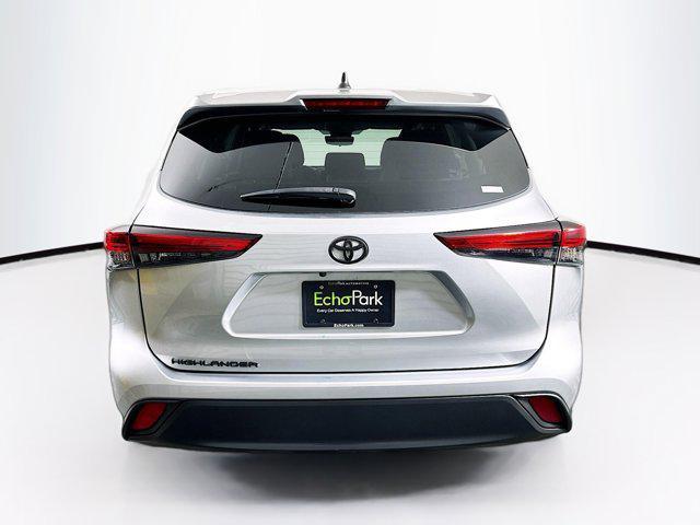 used 2022 Toyota Highlander car, priced at $27,997