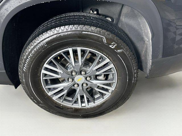 used 2024 Chevrolet Traverse car, priced at $33,797
