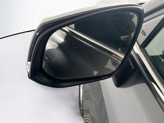 used 2024 Toyota Highlander car, priced at $36,697