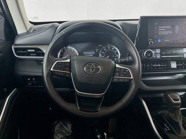 used 2024 Toyota Highlander car, priced at $36,697