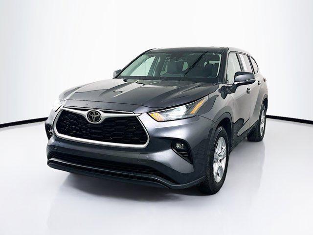 used 2024 Toyota Highlander car, priced at $36,697