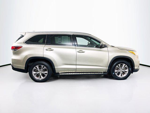 used 2014 Toyota Highlander car, priced at $16,299