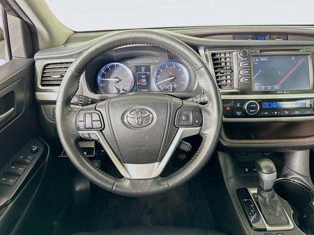 used 2014 Toyota Highlander car, priced at $16,299