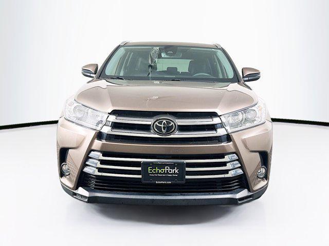 used 2018 Toyota Highlander car, priced at $22,699