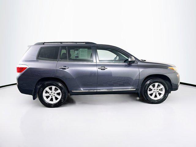 used 2013 Toyota Highlander car, priced at $11,999