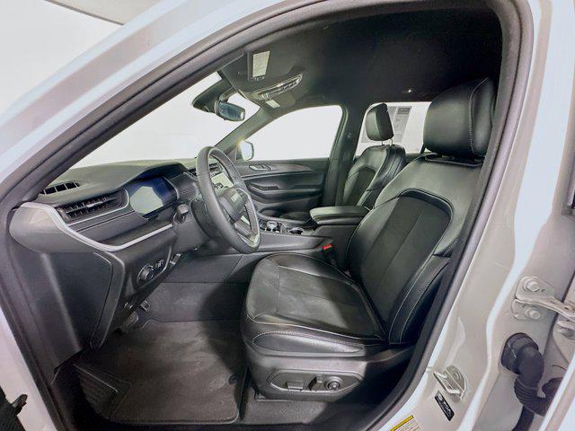 used 2024 Jeep Grand Cherokee car, priced at $29,997