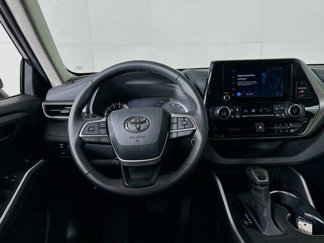 used 2024 Toyota Highlander car, priced at $34,539