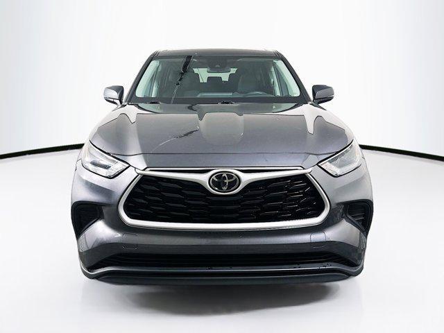 used 2023 Toyota Highlander car, priced at $31,297