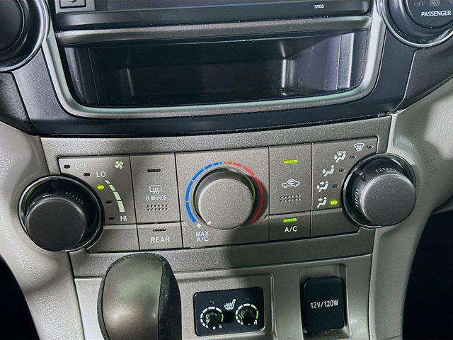 used 2013 Toyota Highlander car, priced at $13,899